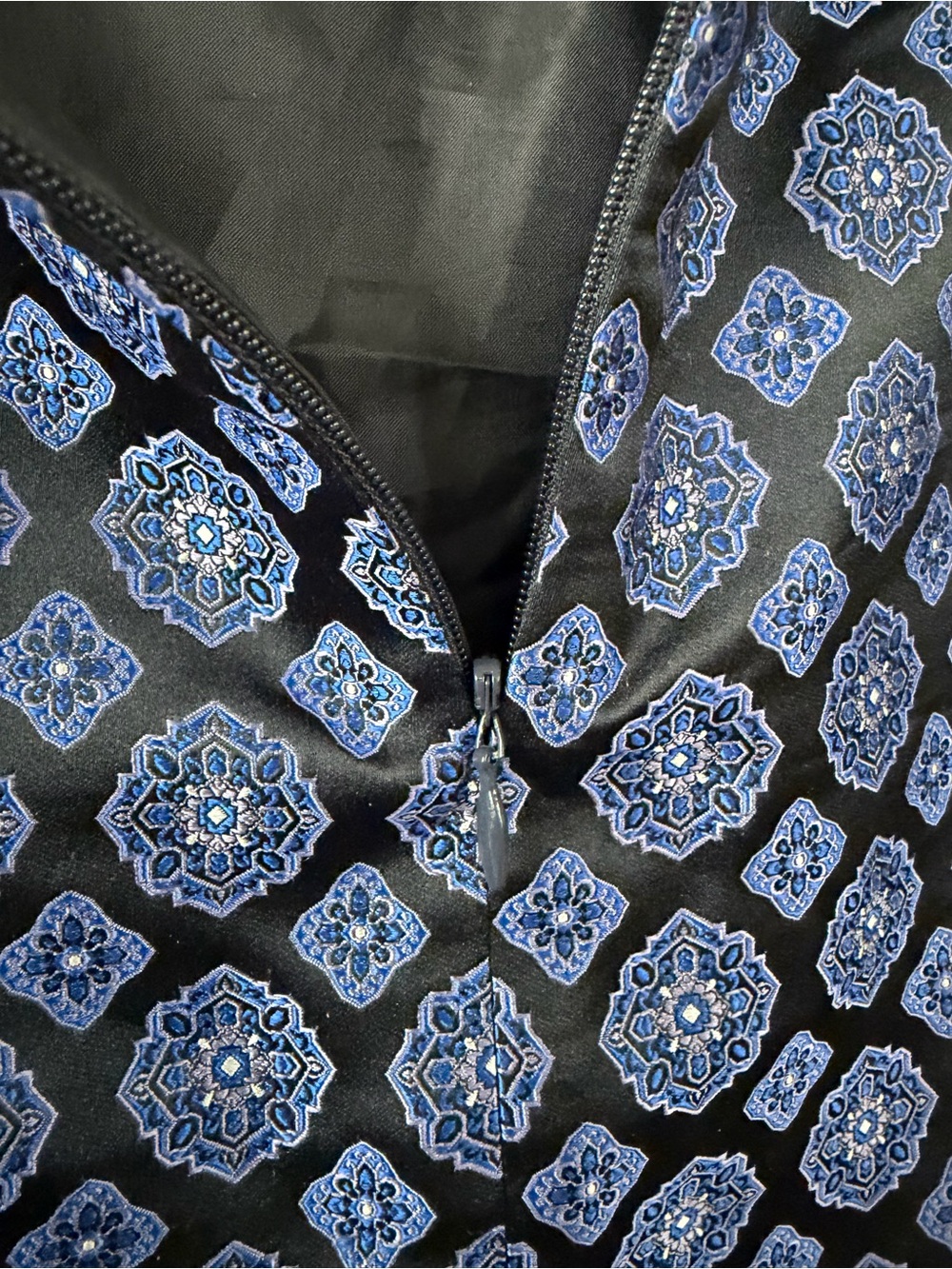 J.Crew Blue Medallion Geometric Silk Mini Skirt Front Pleat Lined Size 4 - Picture 4 of 13